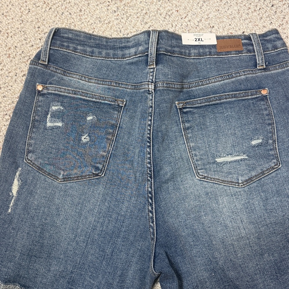 Judy Blue Distressed Blue Jean Shorts - Picture 5 of 6